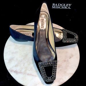 BADGLEY MISCHKA EMERIE FLAT BLACK SATIN SMOKE CRYSTAL BUCKLE NEW SIZE 10